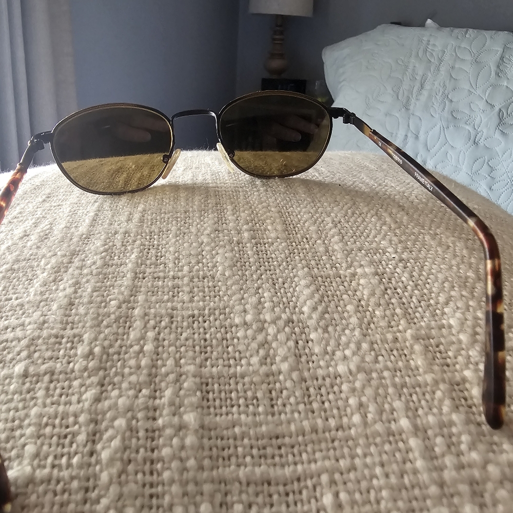 Vintage Revo Sunglasses, Tiburon 1208 010, Amber Lenses, Tortoise Shell Ear Stem - Picture 5 of 11